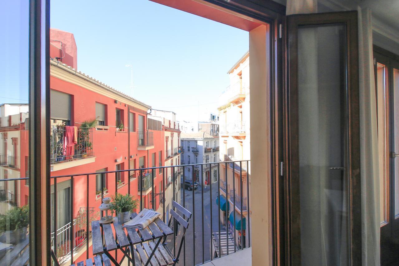Bet Apartments - Tramontana Apartments Валенсия Экстерьер фото