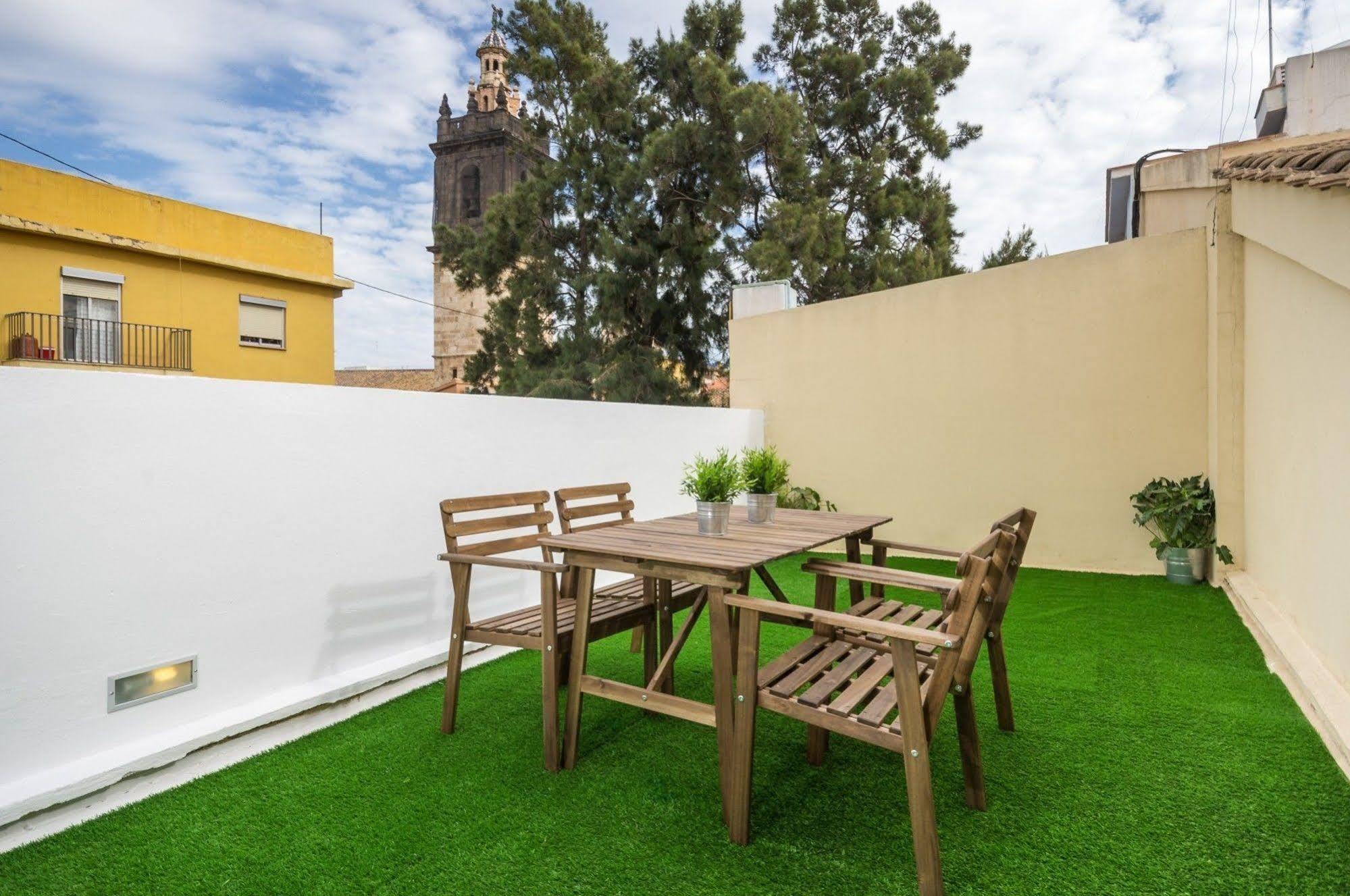 Bet Apartments - Tramontana Apartments Валенсия Экстерьер фото