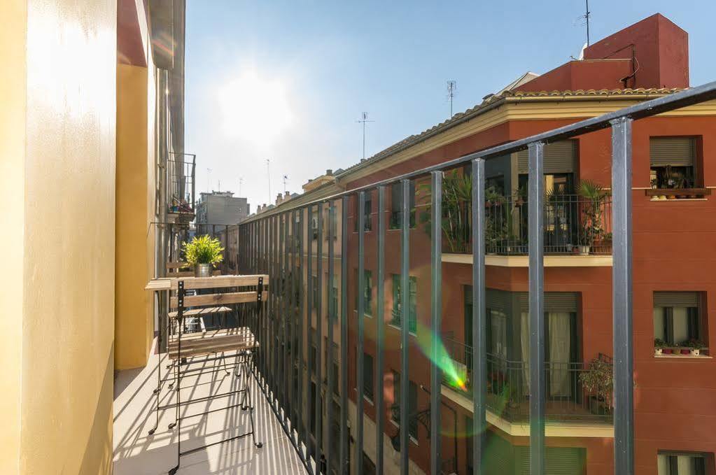 Bet Apartments - Tramontana Apartments Валенсия Экстерьер фото
