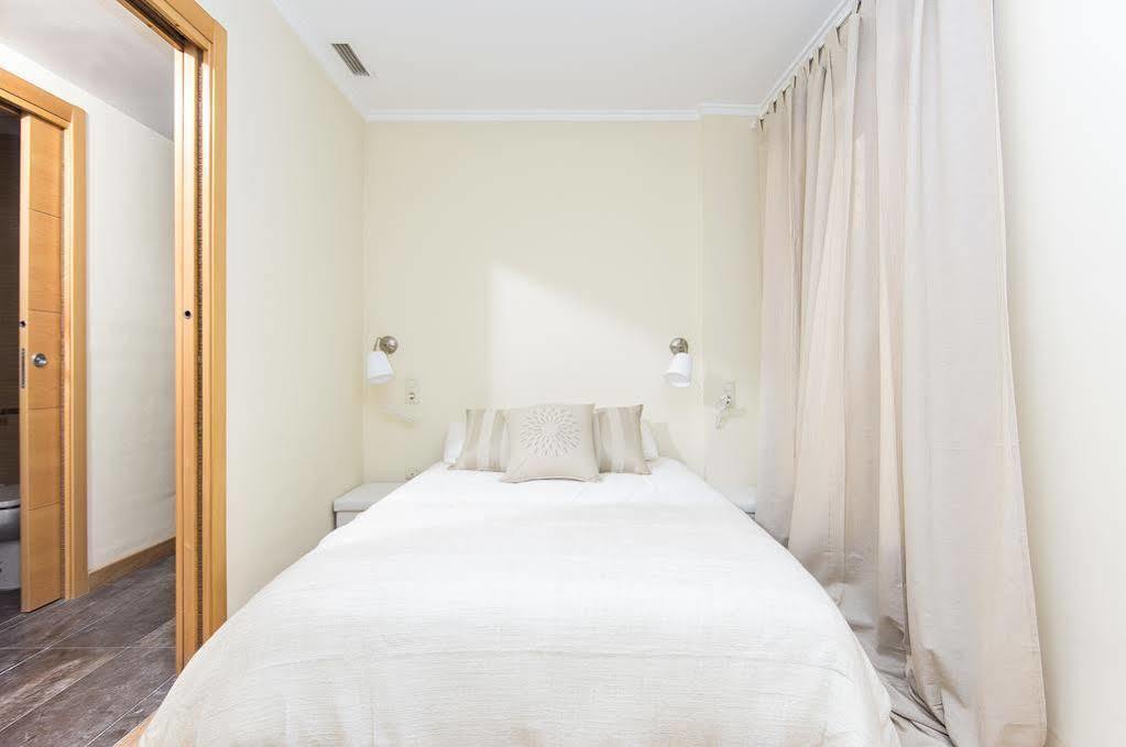 Bet Apartments - Tramontana Apartments Валенсия Экстерьер фото